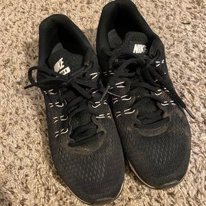 Nike Women’s Tailwind 8 Black & White